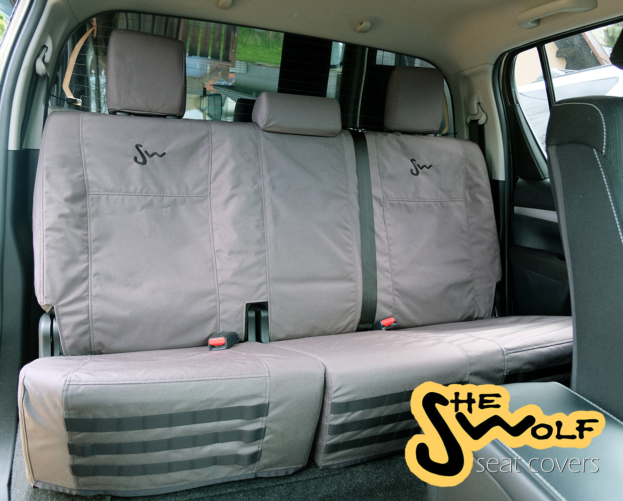 Seat covers – Organizer set for the rear bench seat of a Toyota Hilux 8