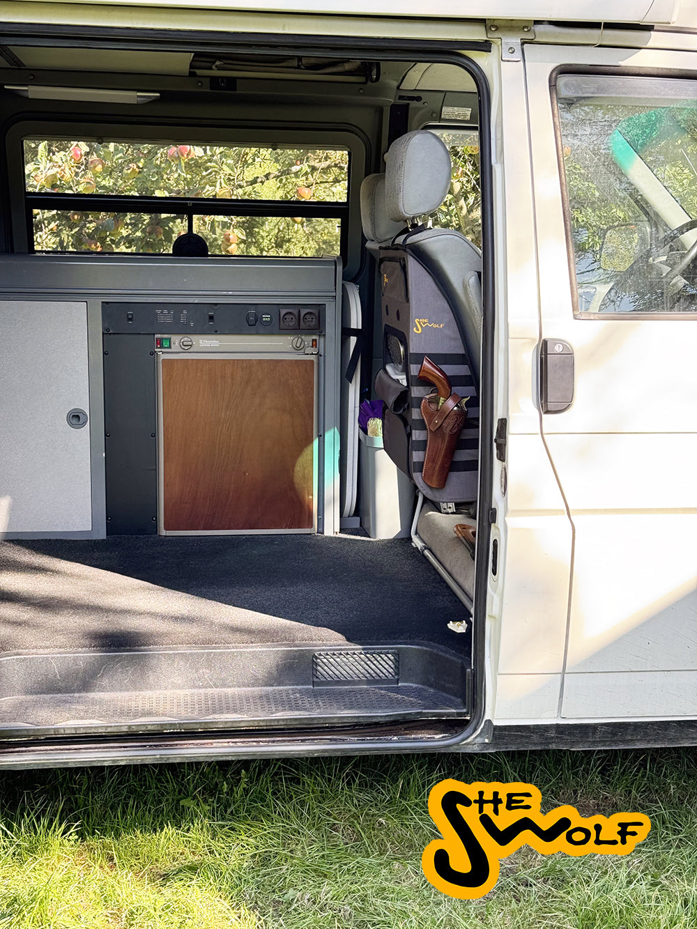 SHE-WOLF VW T4 Rear Seat Cabinet Seat Organizer