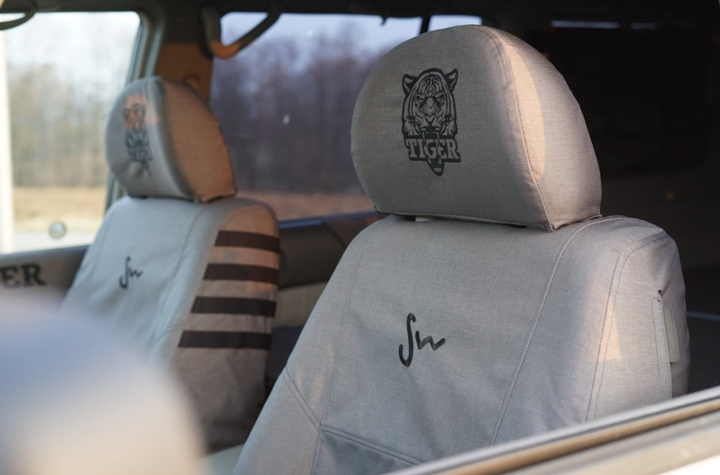 Seat covers - Organizer set for the front of the Nissan Patrol Y61 Ver. 1