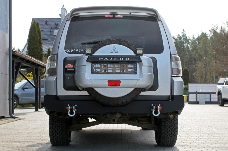 Stahl-Heckstoßstange Mitsubishi Pajero 4 V80 lang